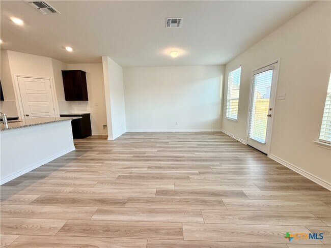 Building Photo - 433 Panther Pass