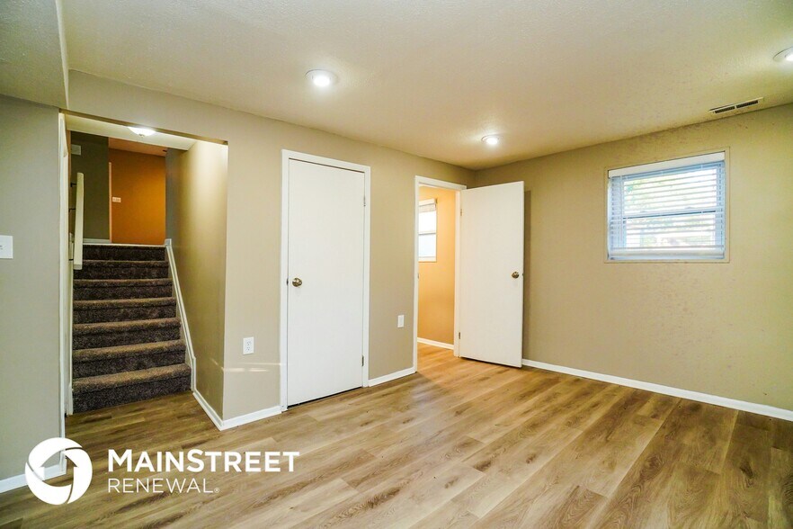 Building Photo - 6020 Dakar Rd E