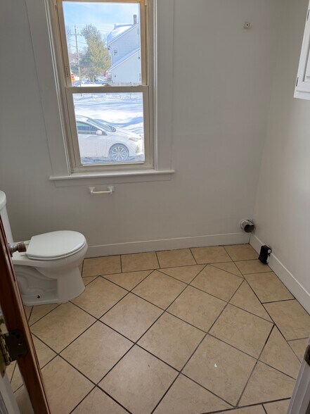 Building Photo - 71 Foster St