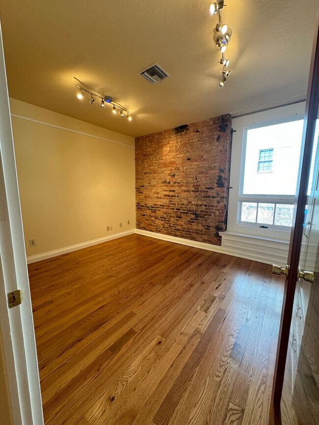 Building Photo - Live where you work! Mixed commercial use with amazing Rustic Remodeled living quarters!