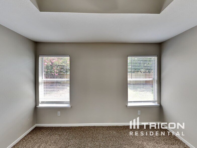Building Photo - 21918 Willow Shade Ln