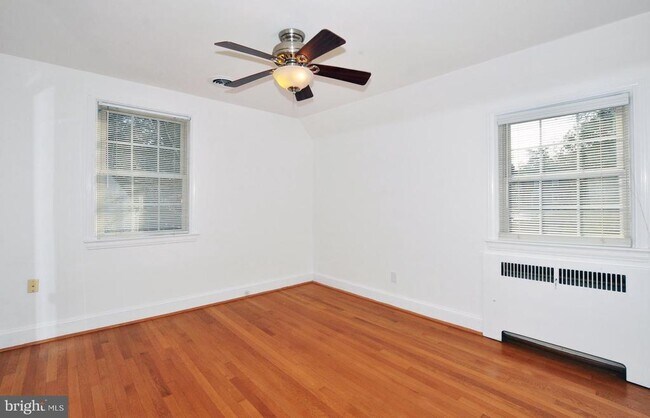 Building Photo - 4630 River Rd