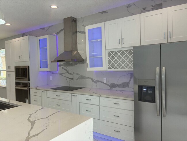 Building Photo - 2641 Emerald Island Blvd