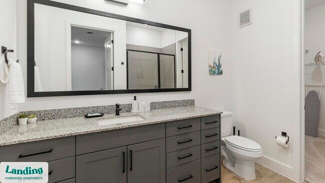 Building Photo - 650 E Sycamore St