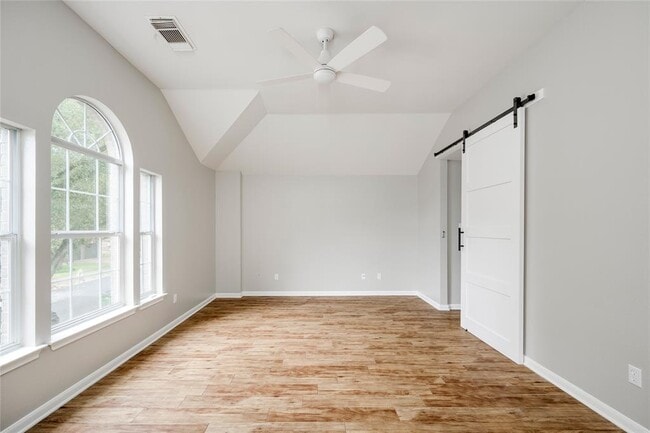 Building Photo - 8106 Longdraw Dr