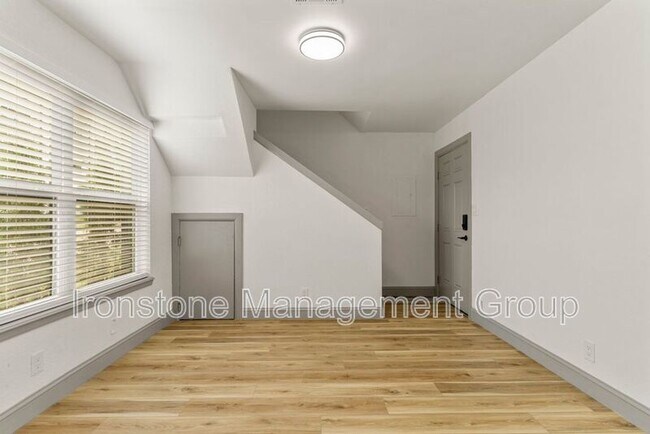 Building Photo - 3711 S Indianapolis Ave