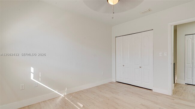Building Photo - 710 SW 114th Ave
