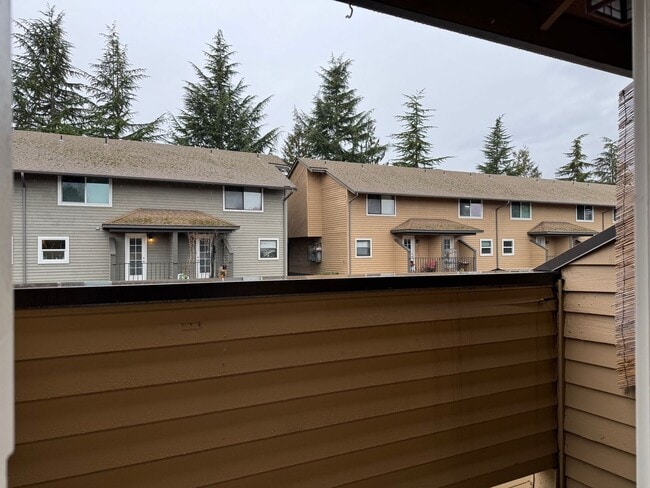 Building Photo - CLICK "REQUEST A TOUR" NOW!