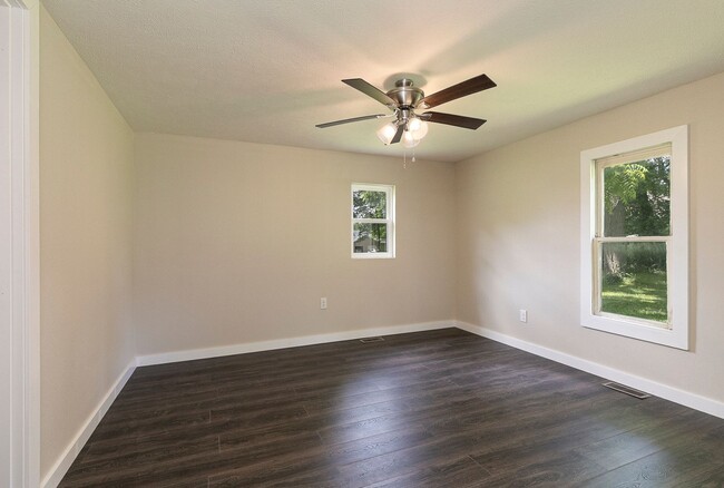 Building Photo - REMODELED 2 Bedroom | 2 Bathroom HOME -- 1...
