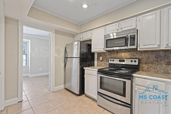 Building Photo - 387 Debuys Rd