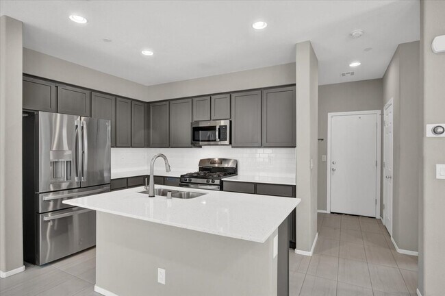 Building Photo - 711 Sleeping City Ave