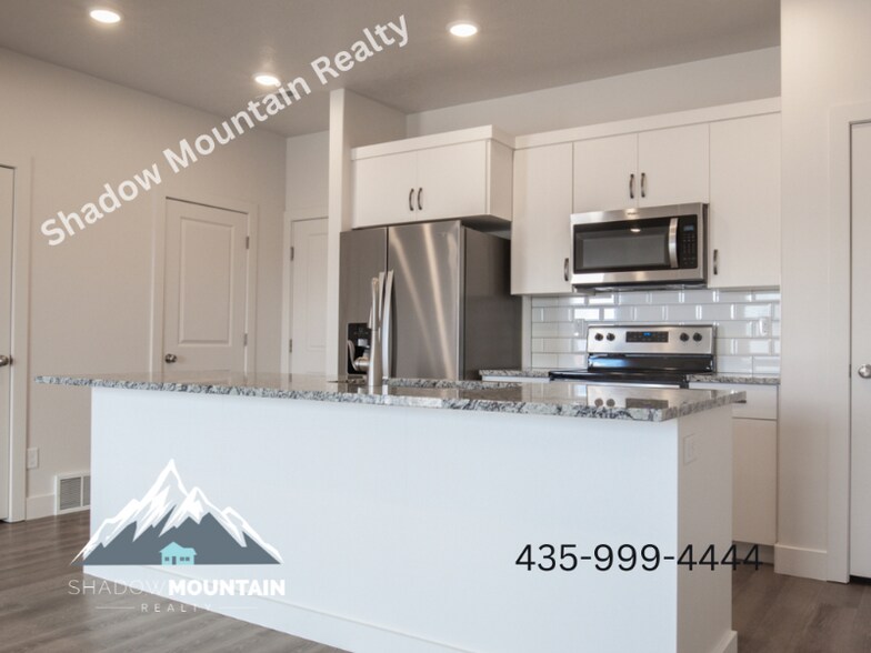 Building Photo - 1535 E 320 S