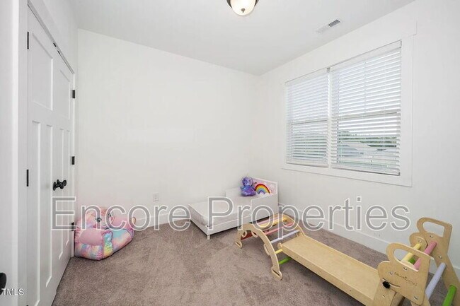 Building Photo - 51 Buckstone Pl