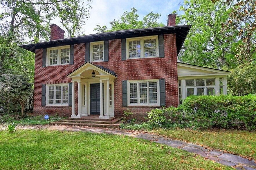 Building Photo - 315 E 45th St
