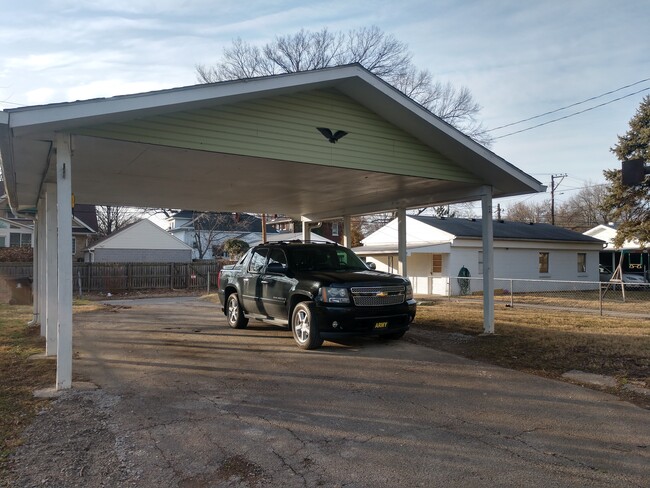 Shared Carport - 4608 S 3rd St