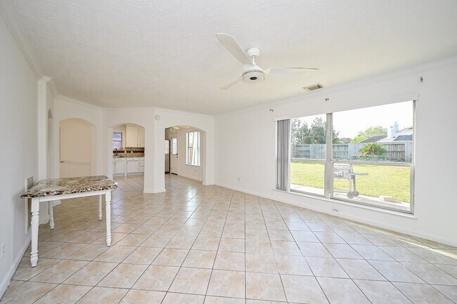 Building Photo - 18135 Brightwood Park Ln