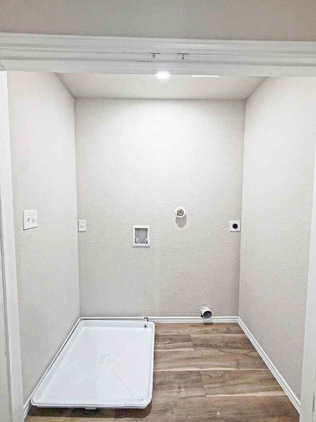 Building Photo - 258 Marigold Pl