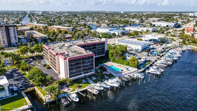 Building Photo - 740 S Federal Hwy