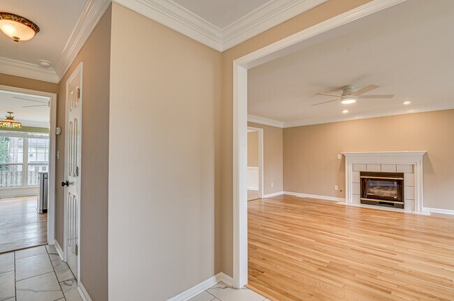 Building Photo - 4111 Eagle Nest Dr