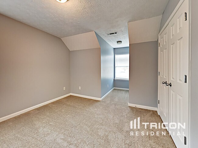 Building Photo - 9765 Moss Pointe Path