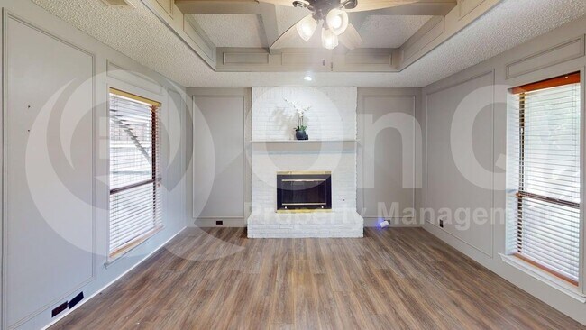 Building Photo - 409 Stoneybrook Dr