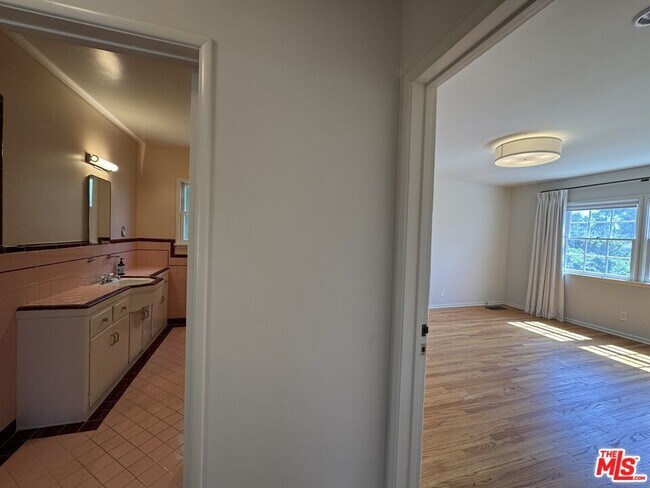 Building Photo - 11188 Ophir Dr