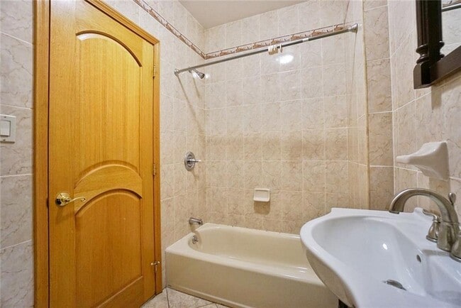 Building Photo - 556 81st St