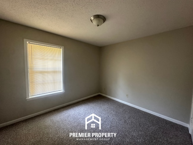 Building Photo - 5376 Stardust Dr