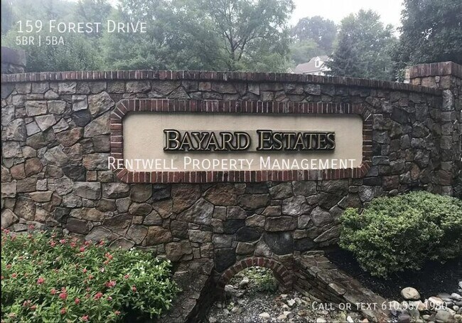 Building Photo - 159 Forest Dr