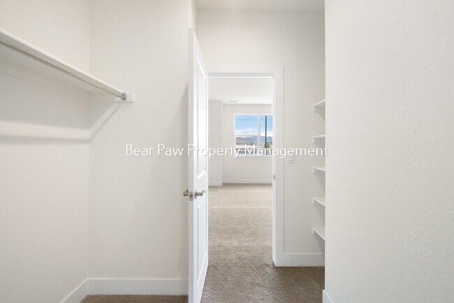Building Photo - New Townhome in Wheat Ridge!!