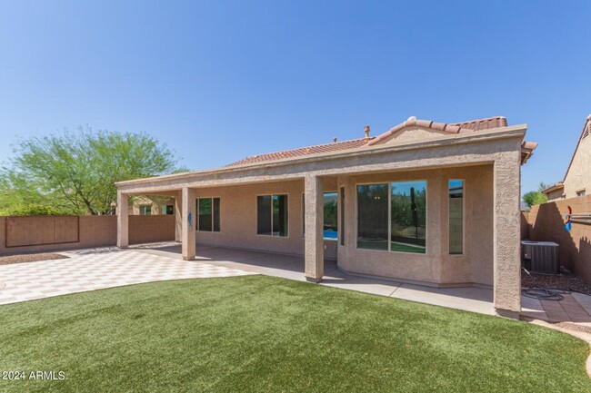 Building Photo - Beautiful 4 bedroom home in Cave Creek!