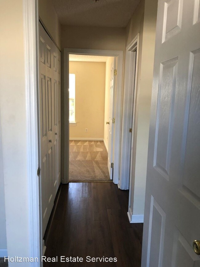 Building Photo - 65 Twin Oaks