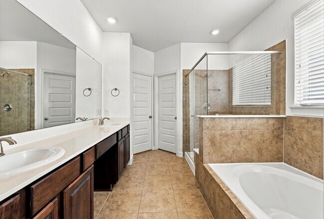 Building Photo - 24250 Prairie Glen Ln