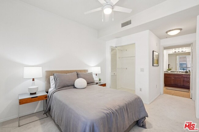 Building Photo - 100 S Alameda St