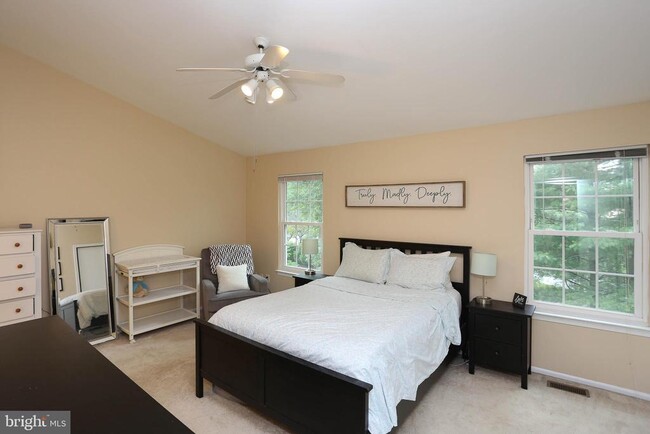 Building Photo - 4723 Leyden Way