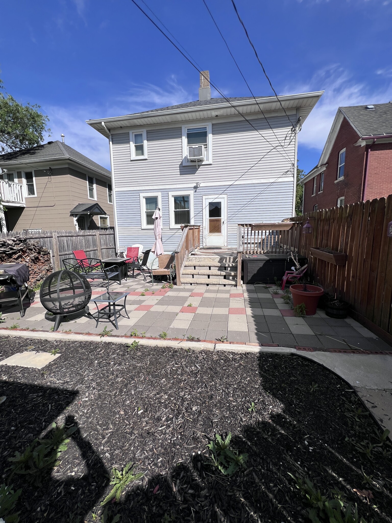 Building Photo - 2142 Clarence Ave