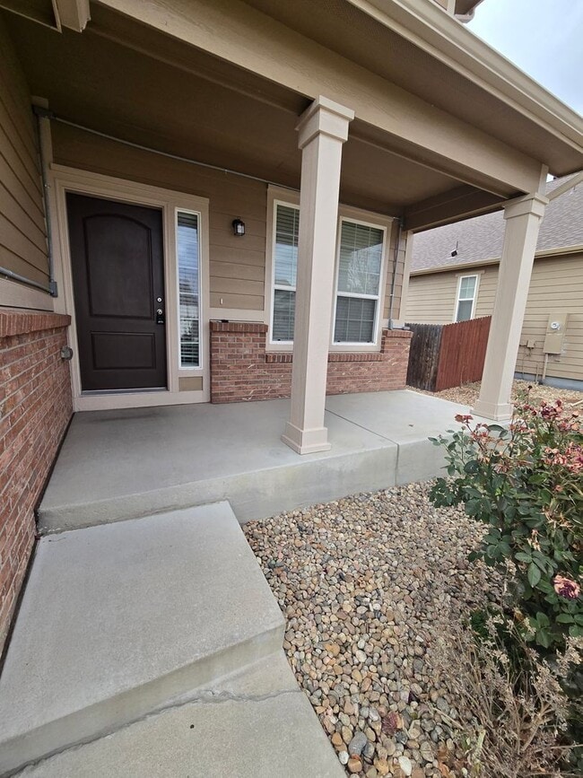 Building Photo - Beautiful 4-Bed, 3.5-Bath Home with Mountain Views on Quiet Cul-de-Sac