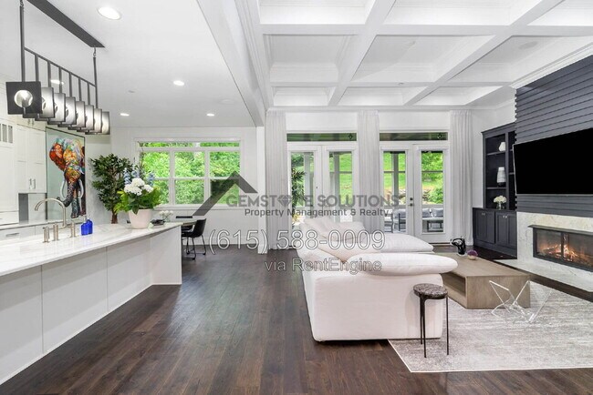 Building Photo - 6343 Wildwood Dr