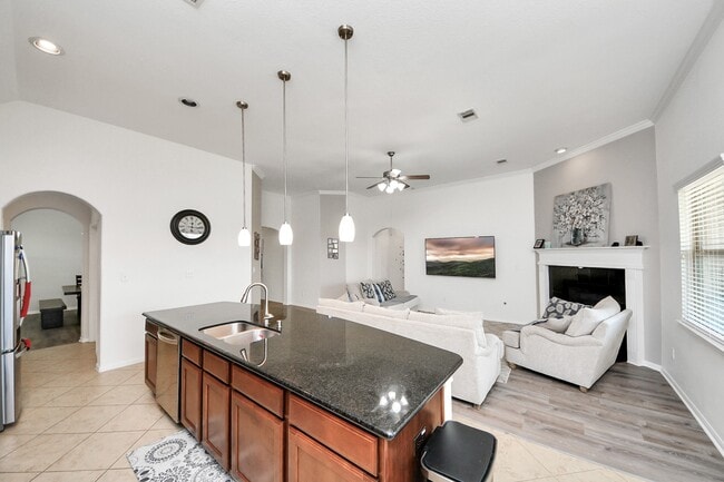 Building Photo - 20626 Bandrock Terrace