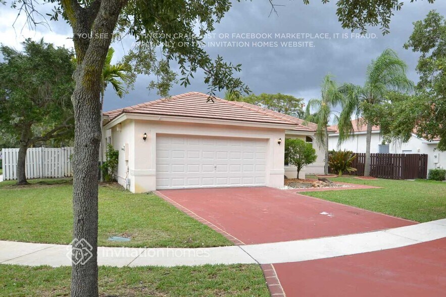 Building Photo - 2333 NW 195th Ave