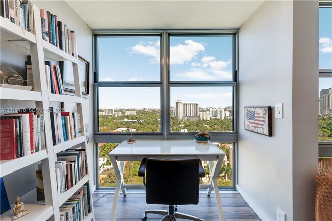 Building Photo - 1901 Brickell Ave