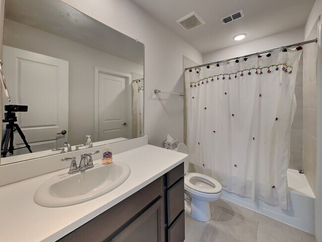 Building Photo - Your Dream 3-Story Home Awaits with $500 O...