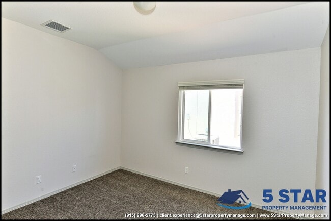 Building Photo - 14945 Tierra Escape Ave