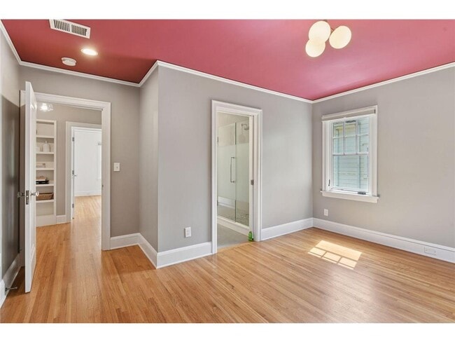 Building Photo - 3933 Zenith Ave S