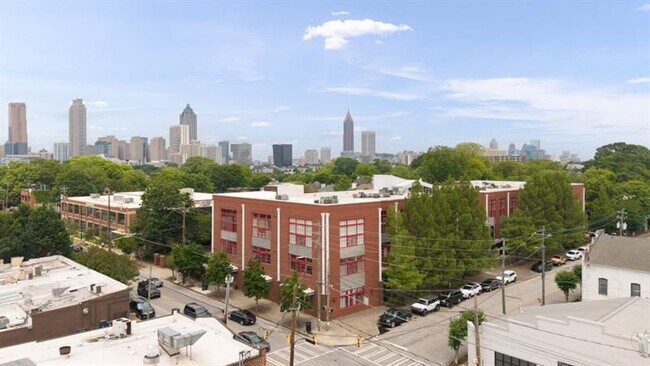 Building Photo - 572 Edgewood Ave SE