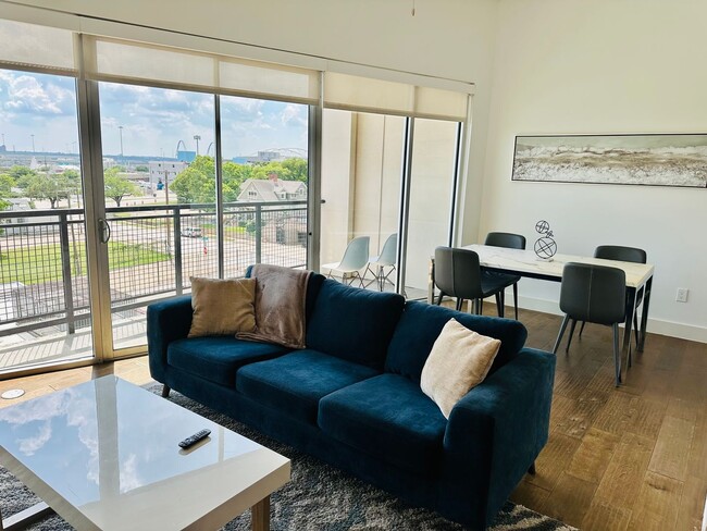 Building Photo - Modern 1 Bedroom in The Cedars