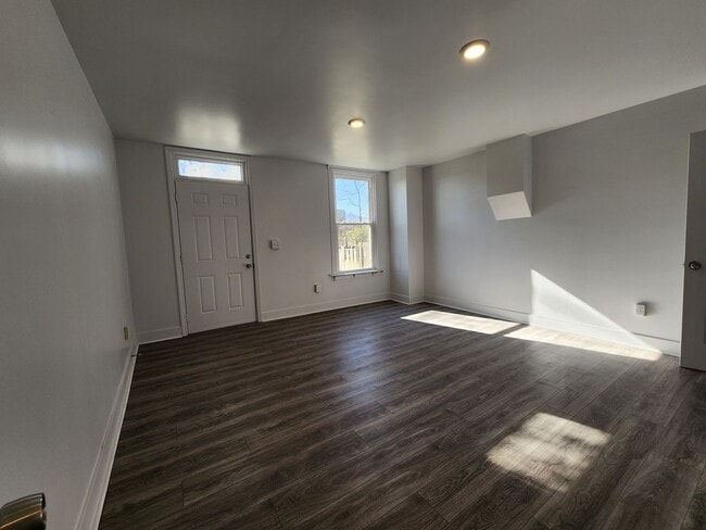 Building Photo - 1571 Tremont St