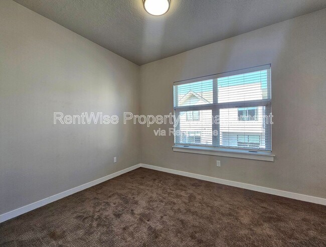 Building Photo - 3541 N Waterhouse Ln