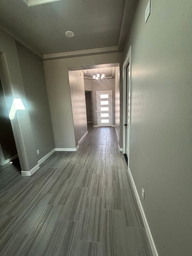 Building Photo - Beautiful Home in Sonoma Ranch !