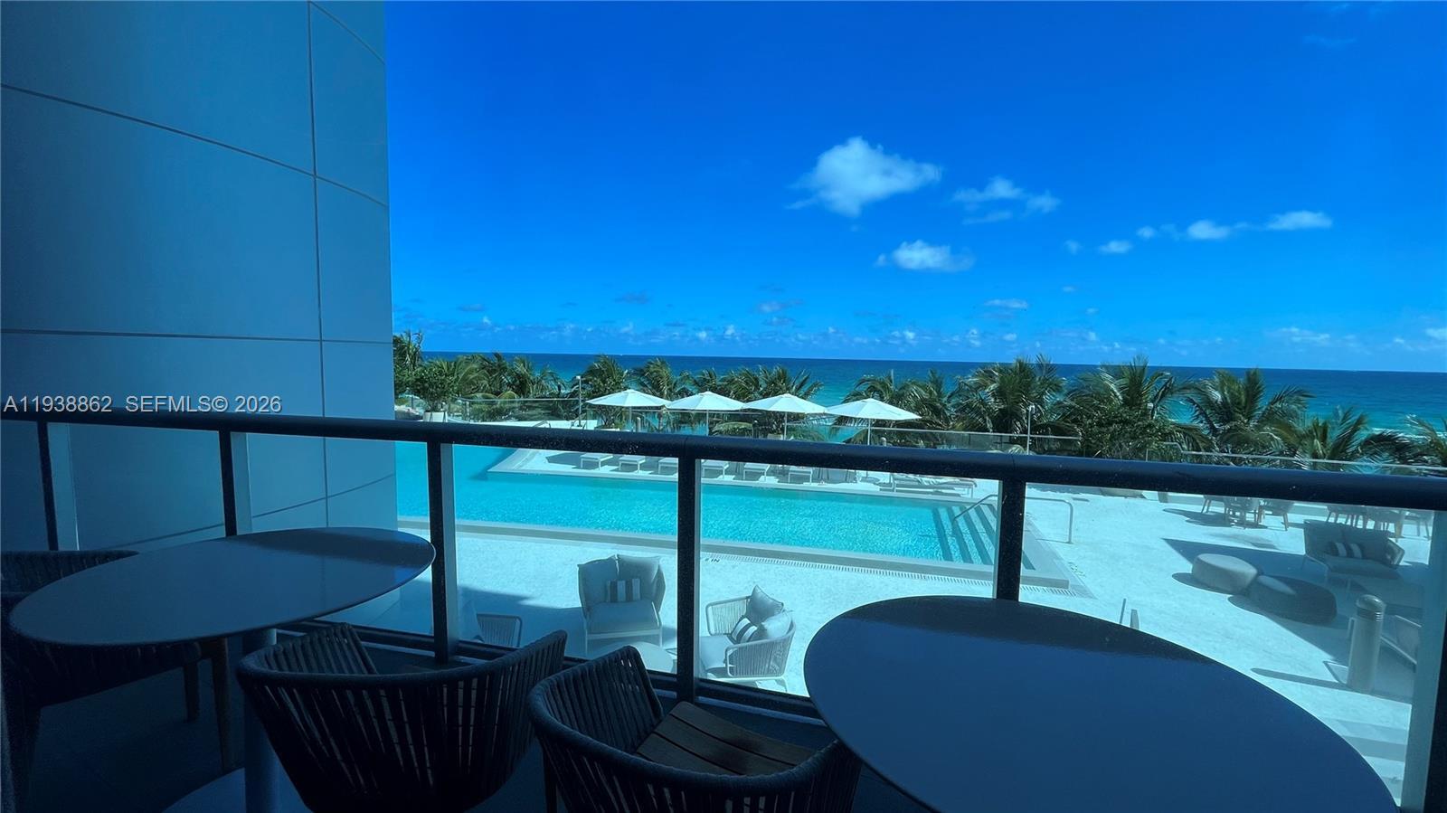 Building Photo - 17001 Collins Ave